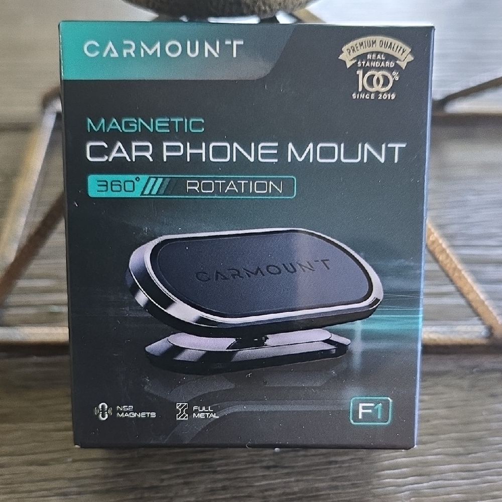 NIB CARMOUNT Magnetic Car Phone Mount